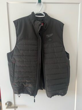 Milwaukee Men’s Heated Jacket w/ Battery Pack